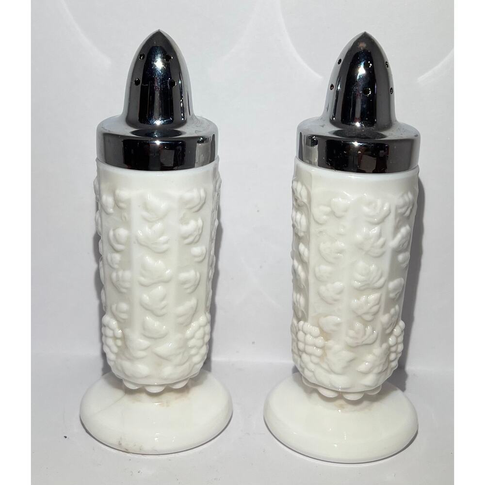Vintage Milk Glass salt, and pepper shakers 